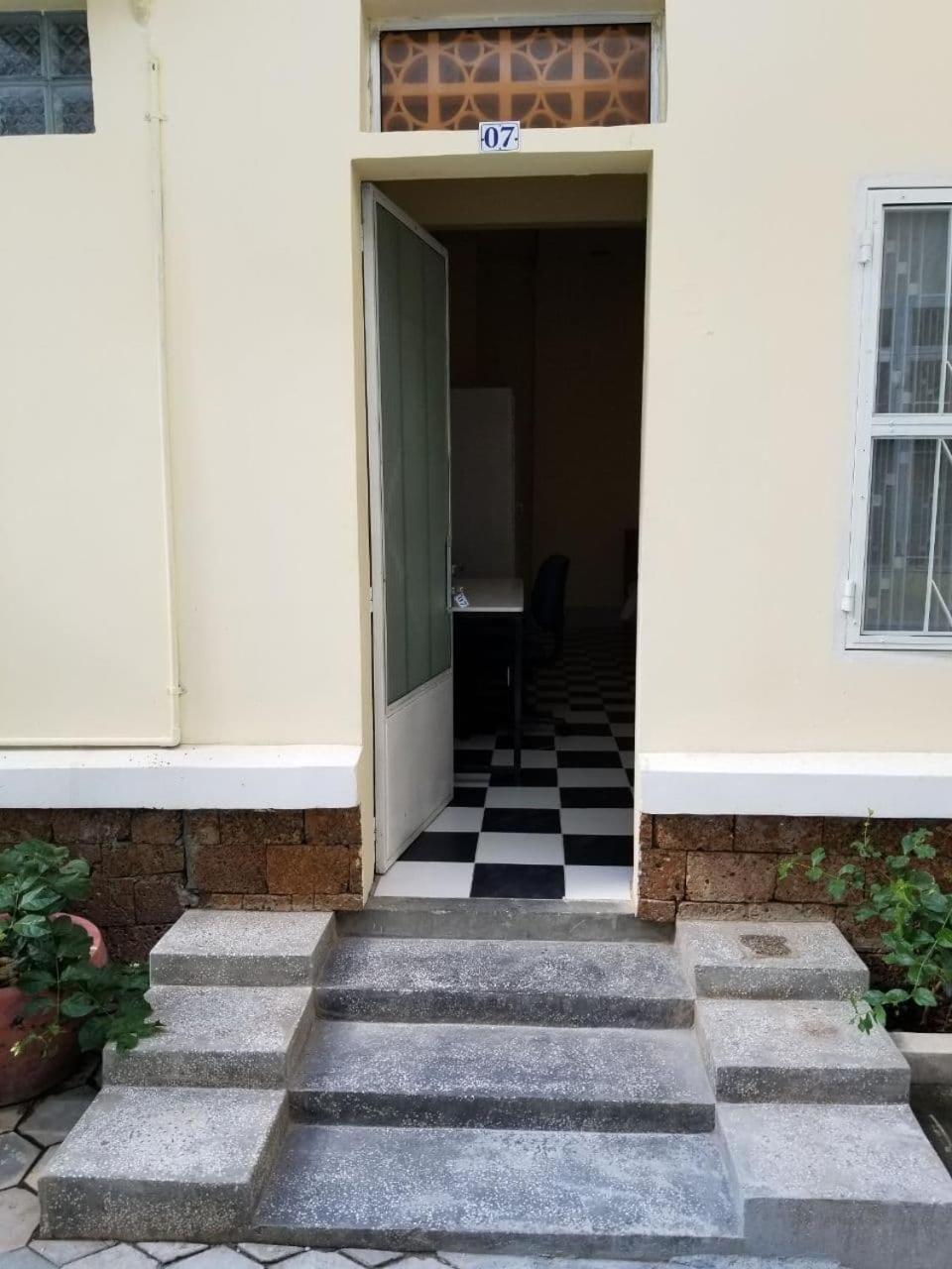 Room 7 - Studio In A Villa 5Mn Walk From The Royal Palace With Swimming Pool Phnom Penh Esterno foto